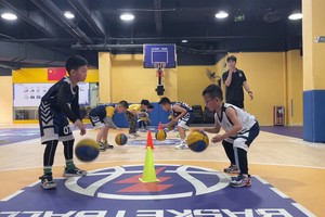 nba里球星训练用的和篮球一样但很重的球是什么?